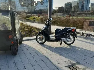 malaguti-centro-in-absolute-topstaat-leuke-extra-opties-scooters-piaggio-marktplaa