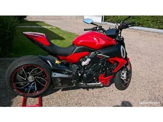 ducati-diavel-v4-annee-2024