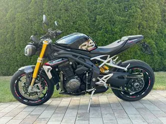 triumph-speed-triple-1200-rs