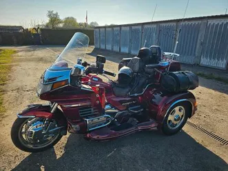 honda-honada-gl-1500-goldwing-trike-navi-und-2-helme