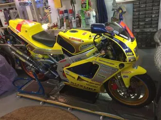 suzuki-rgv-250-vj-22-b