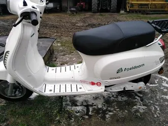 9skuter-elektryczny-emco-zarnowiec