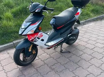 tgb-bullet-rs-50-ccm-roller-50-ccm-topcase-angemeldet