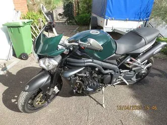 triumph-speed-triple-1050-canton-saint-gall