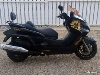 maxi-scooter-ymaha-400-majesty