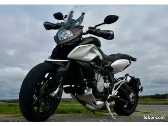 urgent-mv-agusta-stradale-800-2016