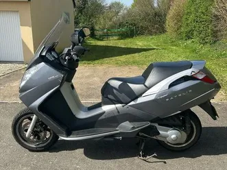 scooter-125cm3-gris-peugeot-satelis
