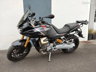 moto-guzzi-v100-v-100-mandello-s