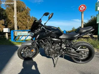 yamaha-mt-07-full-black-edition-2020-1ere-main