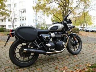 triumph-street-cup-mit-viel-zubehor