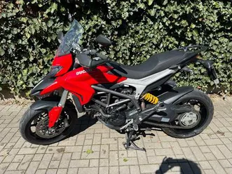 dukati-hyperstrada-821