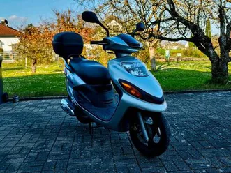 yamaha-cygnus-125-ccm-roller-moped-motorrad-a1-b196