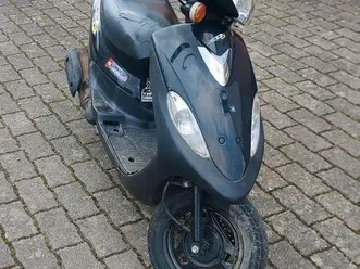 sym-dd-50-roller-scooter