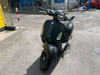 vespa-gts-300-neuwertig-stillvoll
