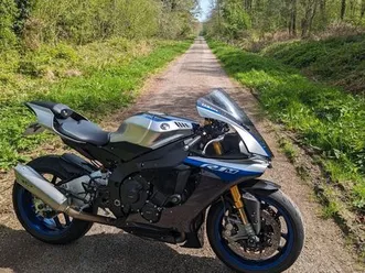 yamaha-r1m