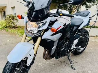 moto-suzuki-gsr-750