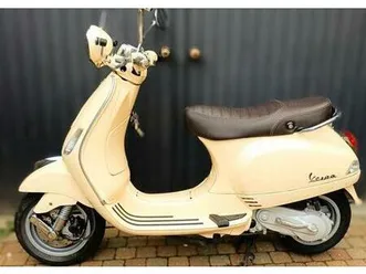 vespa-lxv50-seulement-4000-km-2-appareils-en-bon-etat