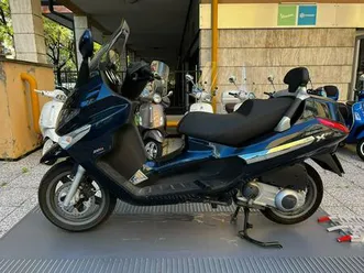 vendo-piaggio-xevo-250-usata-a-bologna-codice-9692582-moto-it