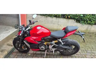 vendo-ducati-streetfighter-v2-2022-24-usata-a-asti-codice-9693038-moto-it