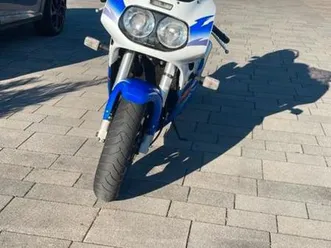 suzuki-gsxr-1100-w