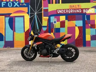 2023-triumph-speed-triple-rs