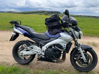 suzuki-gsr-600-k7