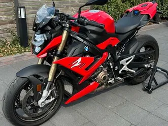 bmw-s1000r-naked-bike