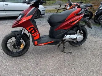 aprilia-sr-motard-50-2temps