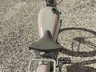 mobylette-de-collection-de-1949-restaure-demarre-au-1-4-de-tour-cg-ok