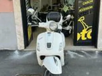 piaggio-vespa-300-gts-fine-2010-permute