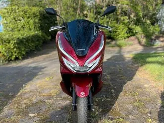 honda-pcx-2019-125-cc-8700-kms-abs-red-led