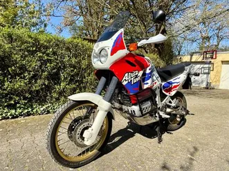 honda-xrv-750-africa-twin-rd07