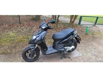 piaggio-new-tph-125-in-schwarz-hu-5-2026