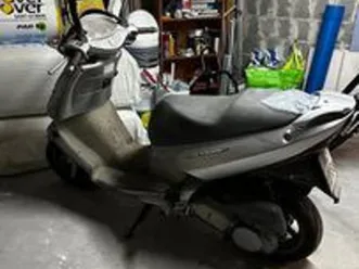 scooter-leonardo-125