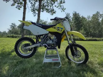 2022-suzuki-rm85