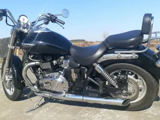 2010-triumph-america-865-cc