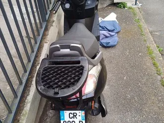 scooter-a-vendre-700-a-debattre
