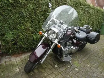 suzuki-intruder-c800
