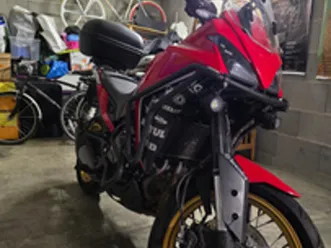 moto-morini-x-cape-650-golden-wheel-edition