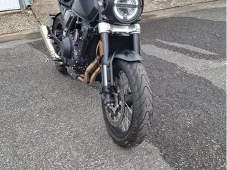 moto-brixton-500-crossfire