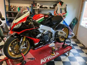 aprilia-rsv-4-renn-motorrad