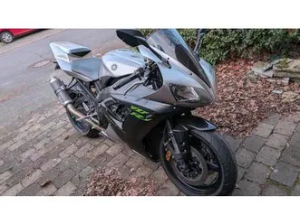 yamaha-r1-rn09-mit-diversen-extras