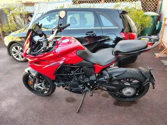 mv-agusta-turismo-veloce-rosso