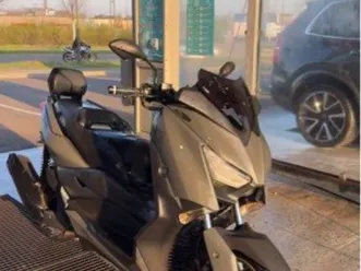 xmax-tech-max-125-2-casque-antivol-gants