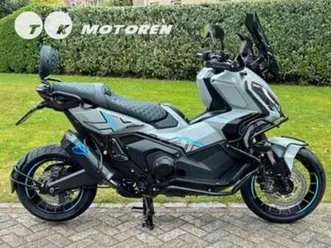 unieke-custom-honda-xadv-750-fluo-tk-edition-full-options-motoren-honda-marktplaa
