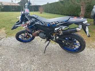 gilera-smt-50-2019-environ-16000kms-bon-etat-entretien-ok-kit-chaine-neuf-pot-leovinc