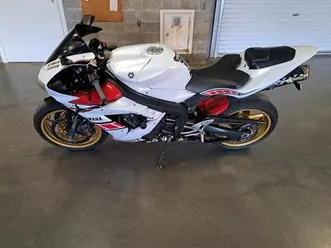 yamaha-r1-zeer-snelle-moto