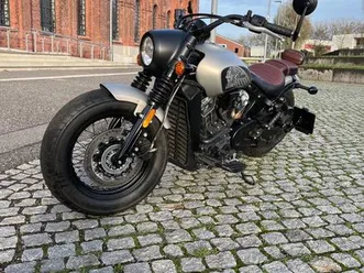 indian-scout-bobber-twenty-silber-1-hand-top