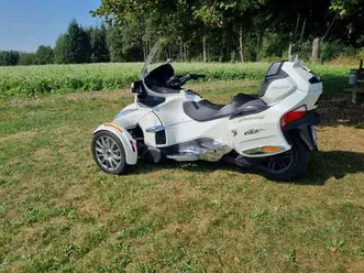 can-am-spyder-991-rt