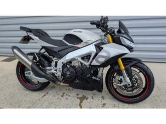 aprilia-tuono-1100-v4-2022